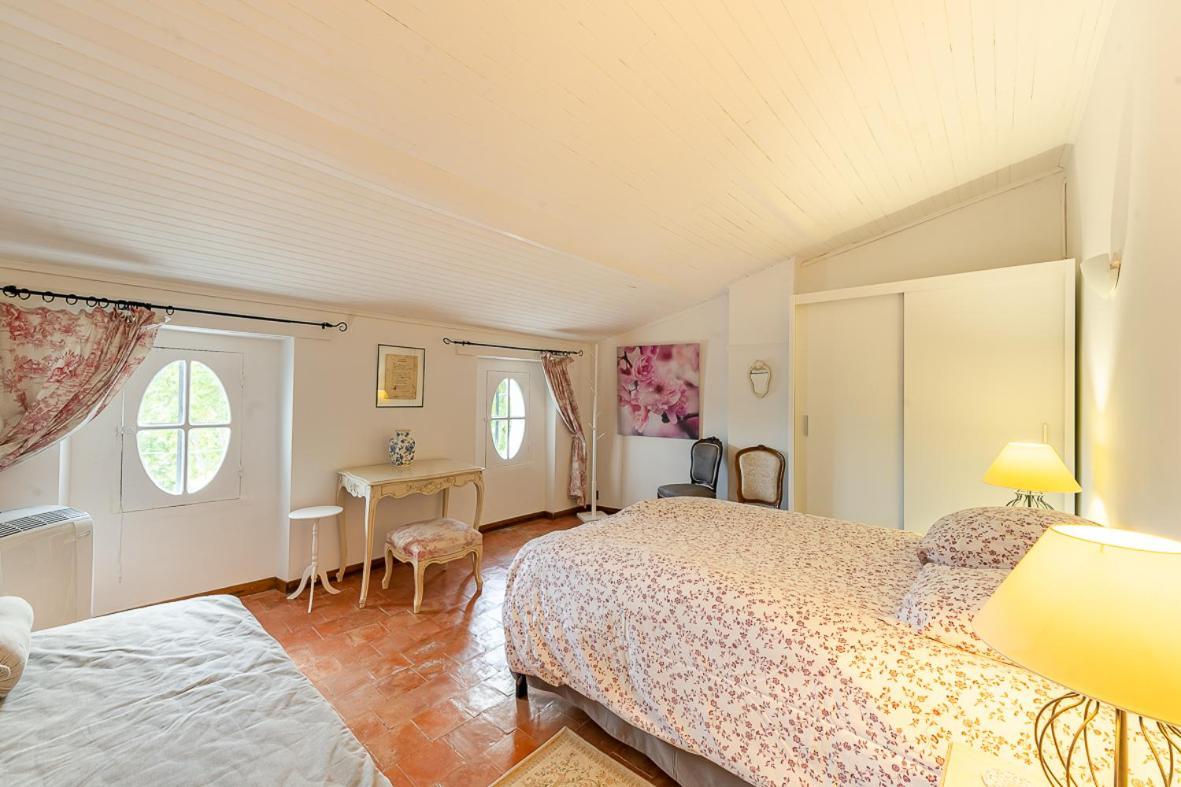 Maison De Maitre 230M² En Plein Coeur Du Village Camps-la-Source Kültér fotó